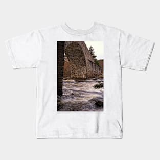 Invercauld Bridge, River Dee, Braemar, Scottish Highlands, UK (2) Kids T-Shirt